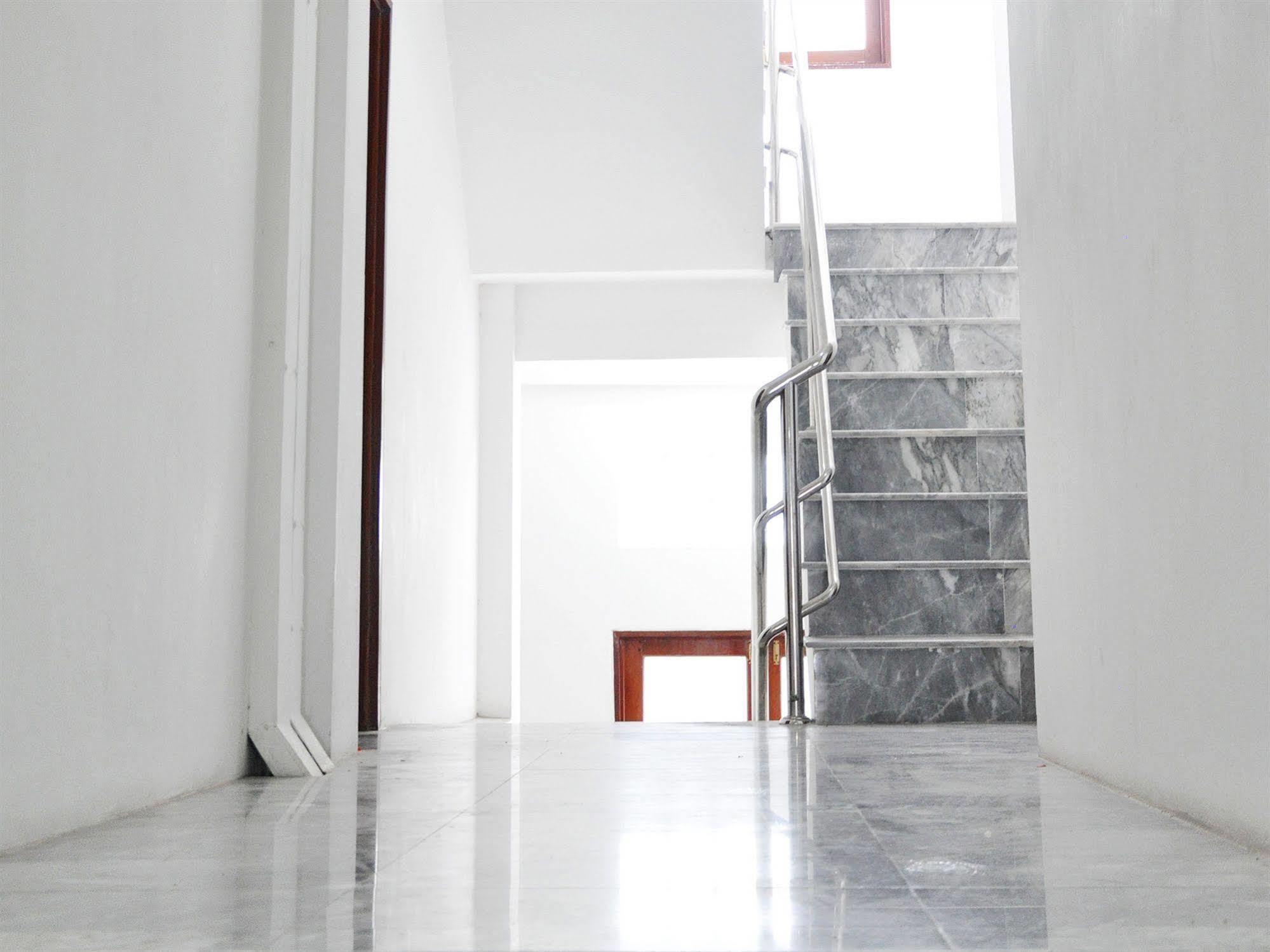 Highfive Guest House Pattaya Εξωτερικό φωτογραφία